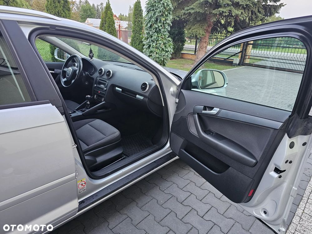 Audi A3 Sportback 1.6 Attraction - 17