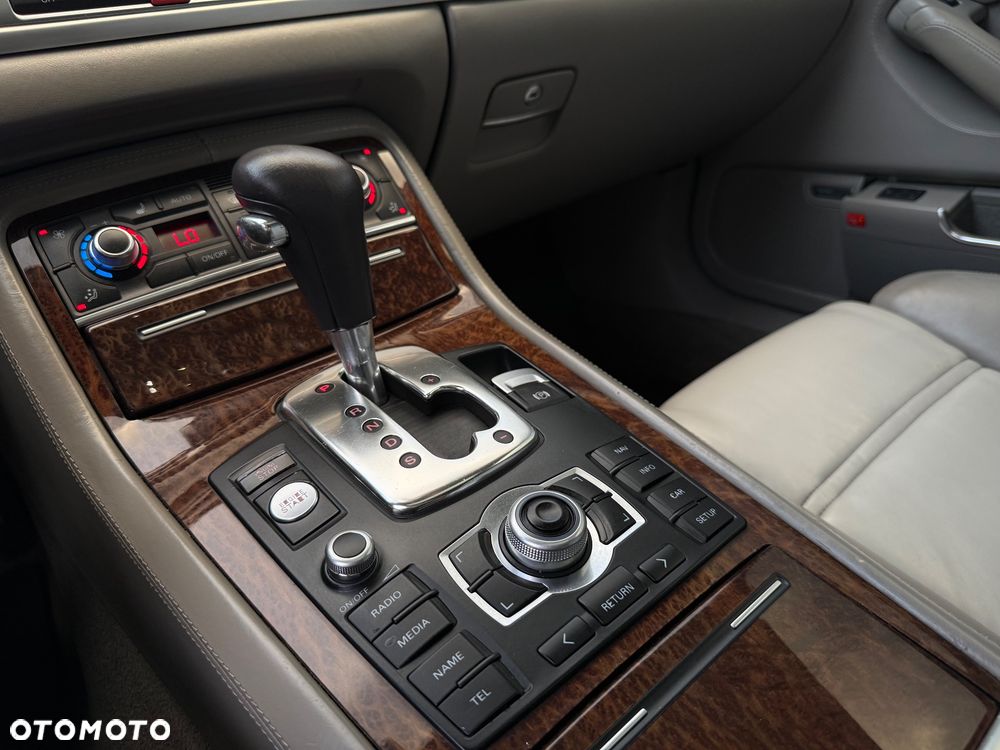 Audi A8 3.0 TDI DPF quattro - 18