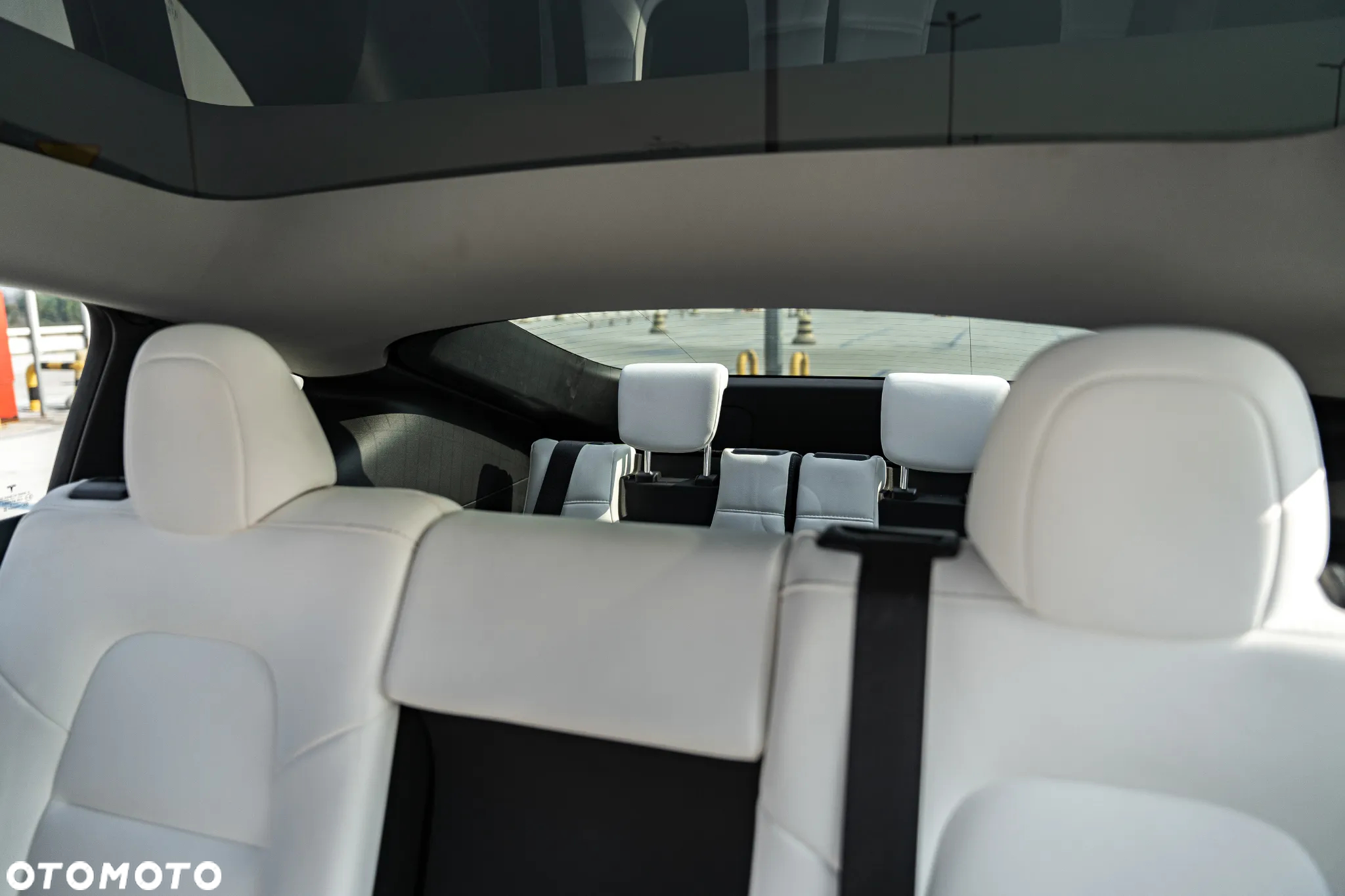 Tesla Y 83.1kWh Long Range AWD - 18