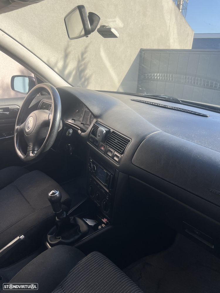 VW Golf 1.9 TDi Highline - 4