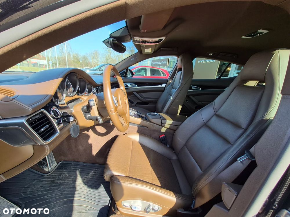 Porsche Panamera 4 Edition - 13