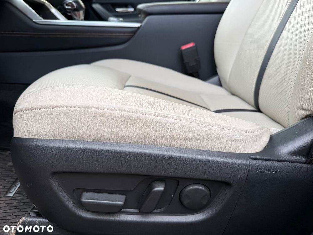 Mazda CX-90 - 15