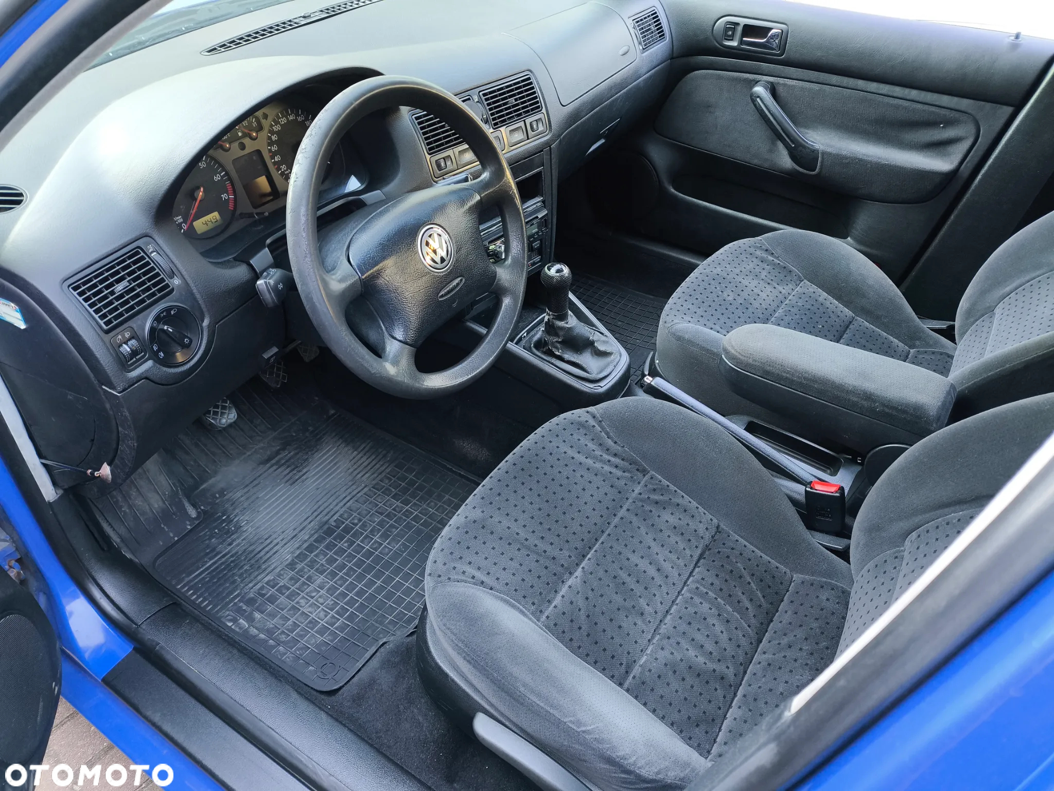 Volkswagen Golf 1.6 - 9