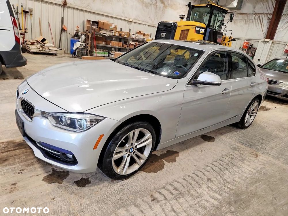 BMW Seria 3 330i xDrive Sport Line - 1