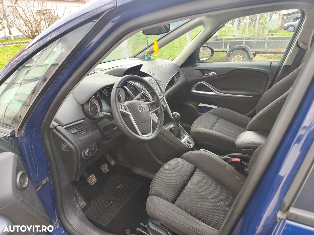 Opel Zafira - 9
