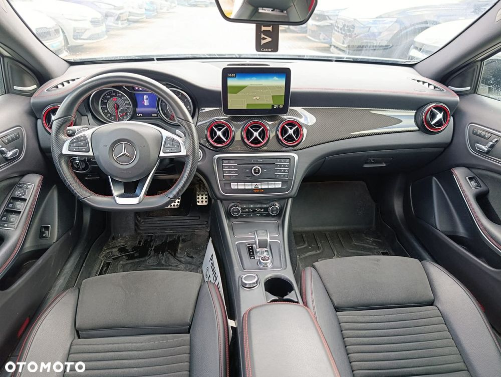 Mercedes-Benz GLA AMG 45 4Matic AMG Speedshift 7G-DCT - 14