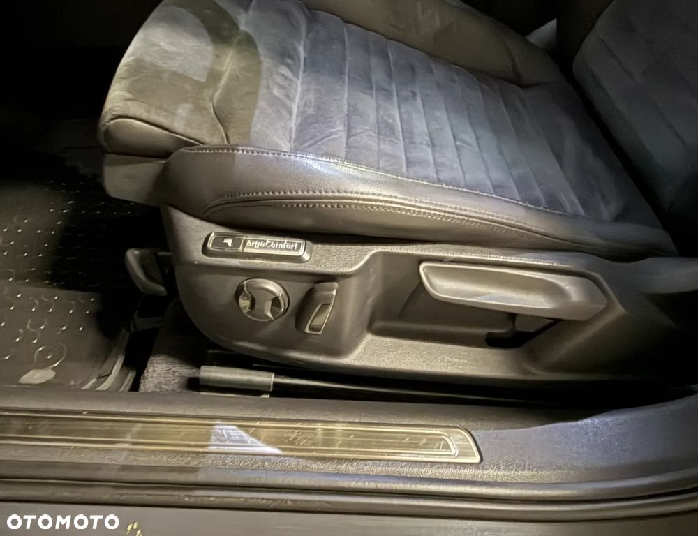 Volkswagen Passat 2.0 TDI SCR DSG Highline - 13