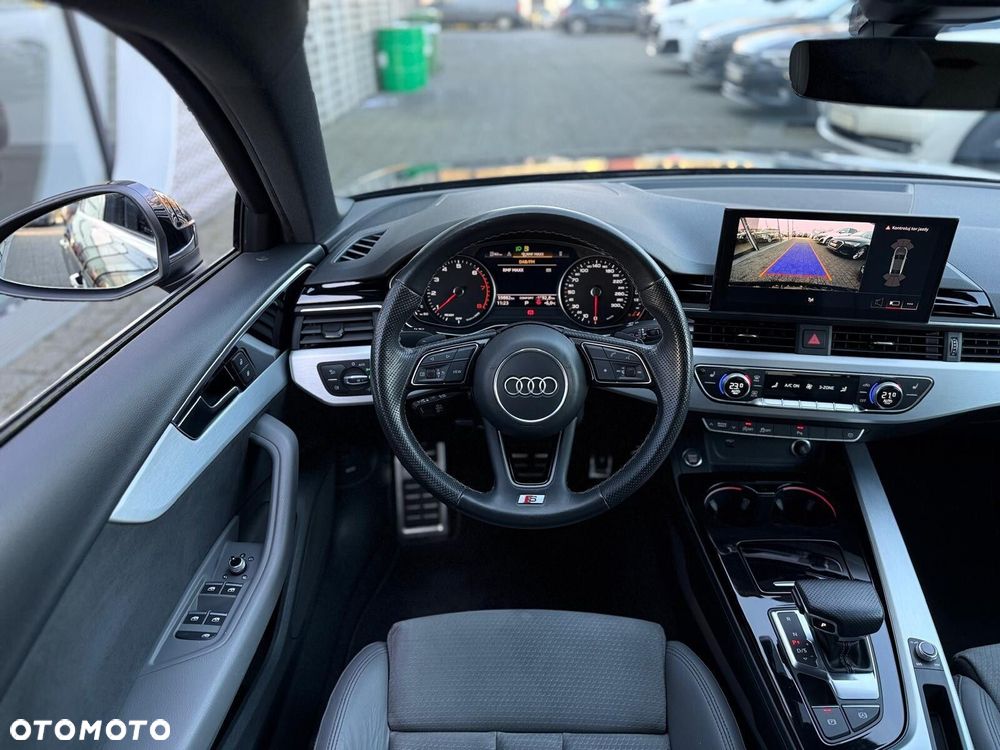 Audi A4 Limousine - 23