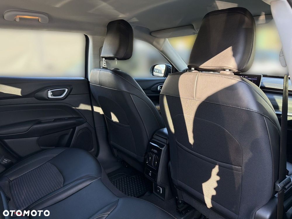Jeep Compass - 32