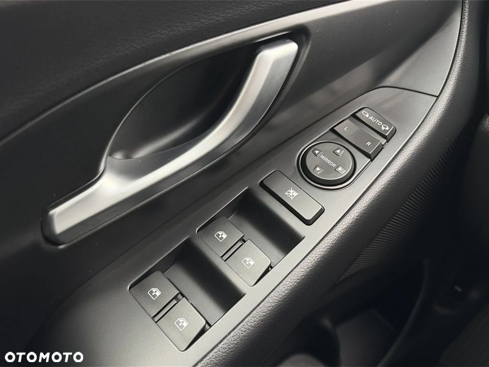 Hyundai i30 1.5 T-GDI 48V Smart - 25