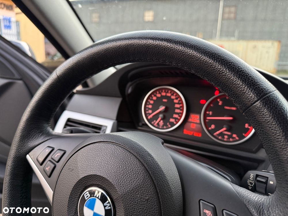 BMW Seria 5 530d Touring - 14