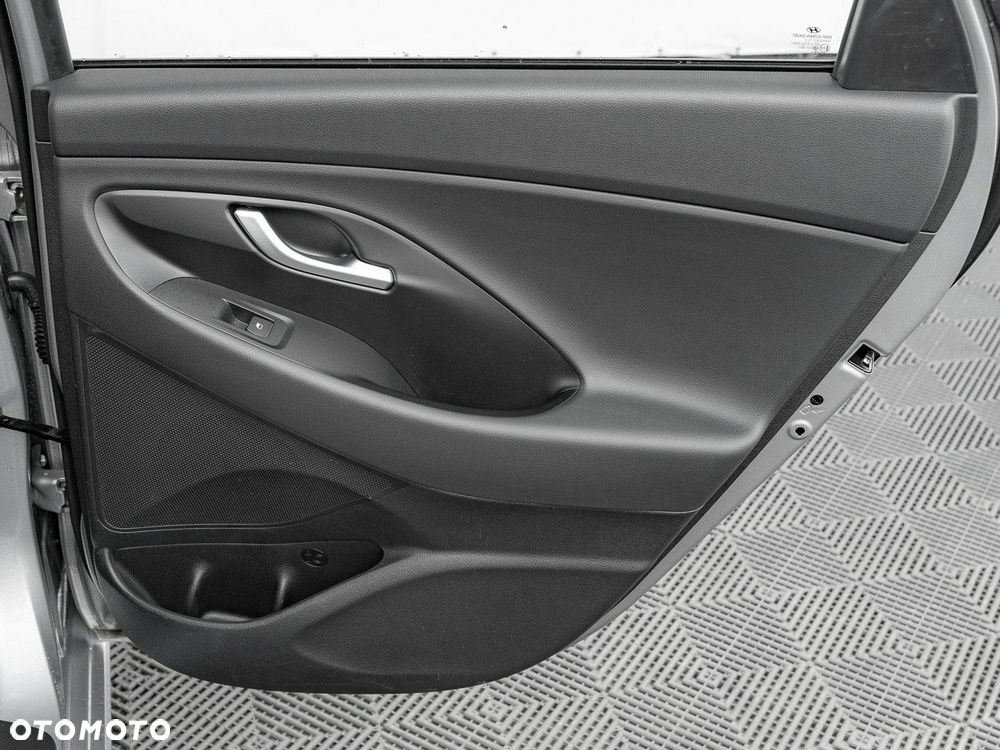 Hyundai i30 1.5 DPI Classic + - 27