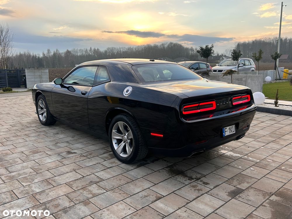 Dodge Challenger - 17