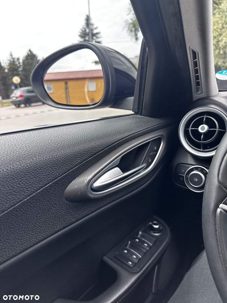 Alfa Romeo Giulia 2.0 Turbo Veloce TI Q4 - 14