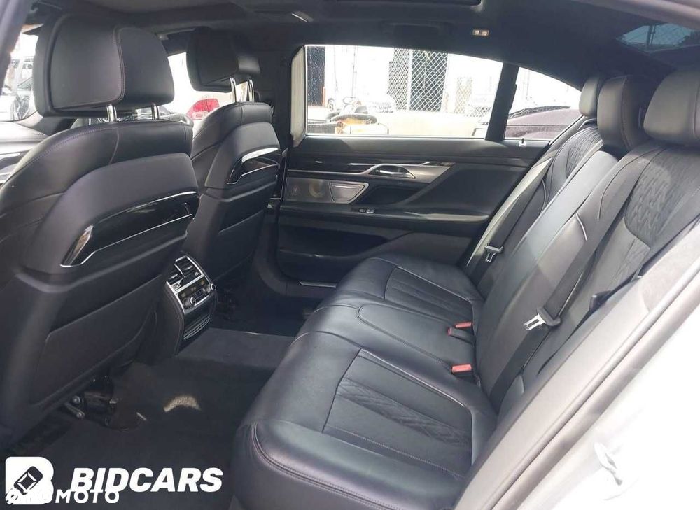 Części do BMW Serii 7 750i xDrive 2016, silnik 4.4L, samochód z USA - 10