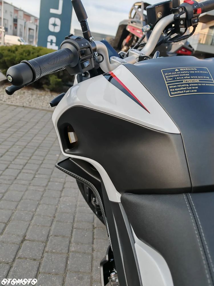 QJMOTOR SRK 125S - 7