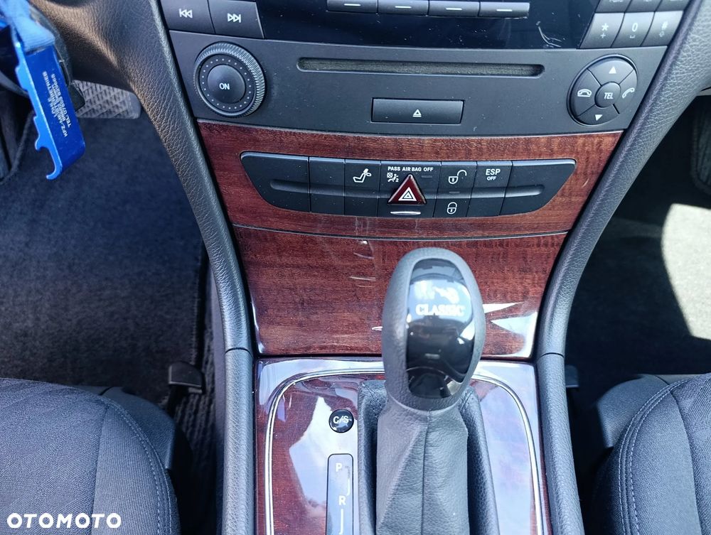 Mercedes-Benz Klasa E 220 CDI Automatik Classic DPF BusinessEDITION - 22