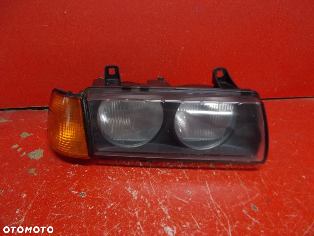 BMW E36 COMPACT LAMPA PRAWA - 1