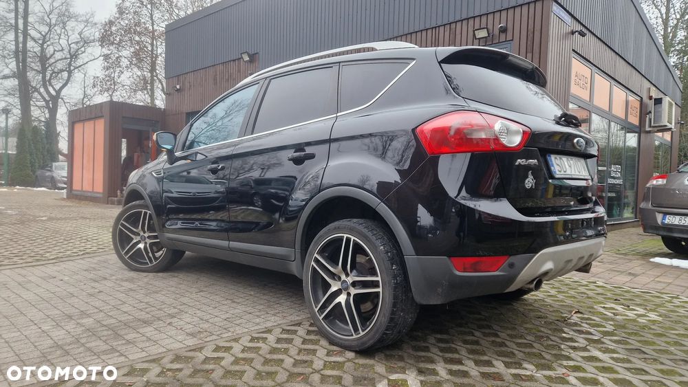 Ford Kuga 2.0 TDCi 2x4 Titanium - 4