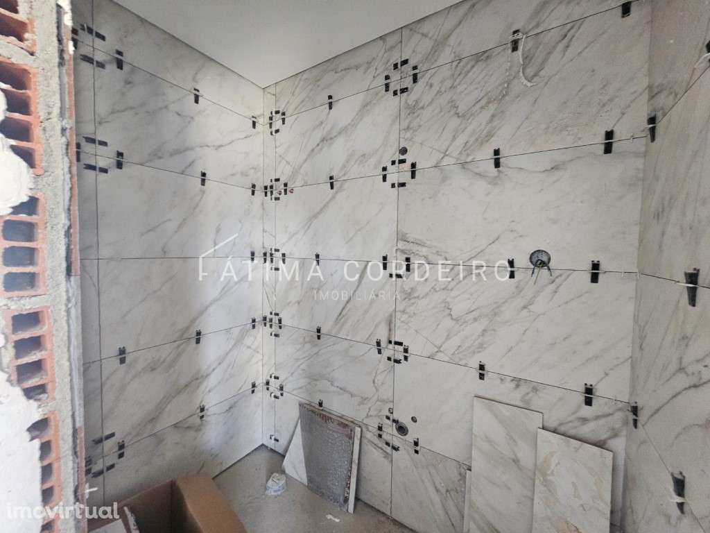 Moradia Geminada T4 com Suite e lugar de garagem - Redondos - Grande imagem: 3/16