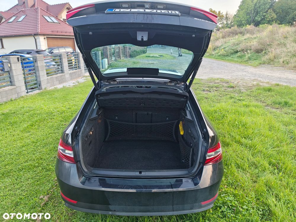 Skoda Superb 2.0 TDI L&K DSG - 27