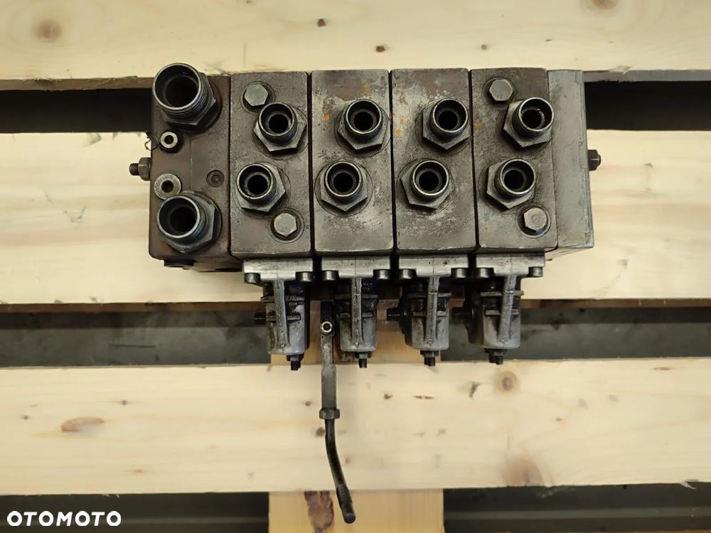 Rozdzielacz hydrauliczny Saufer Danfoss 157B6230 Schaffer - 6