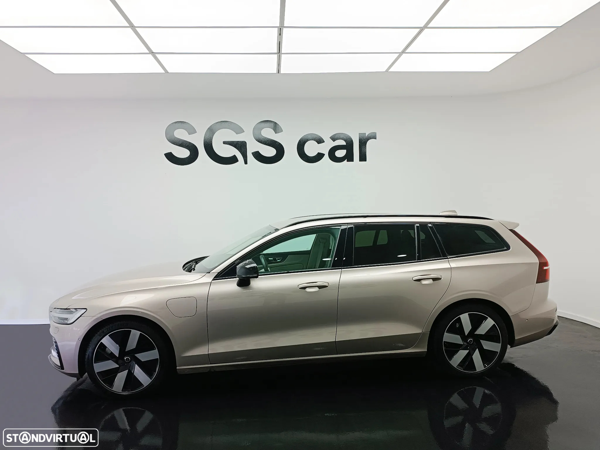 Volvo V60 2.0 T6 AWD TE Plus Dark - 2