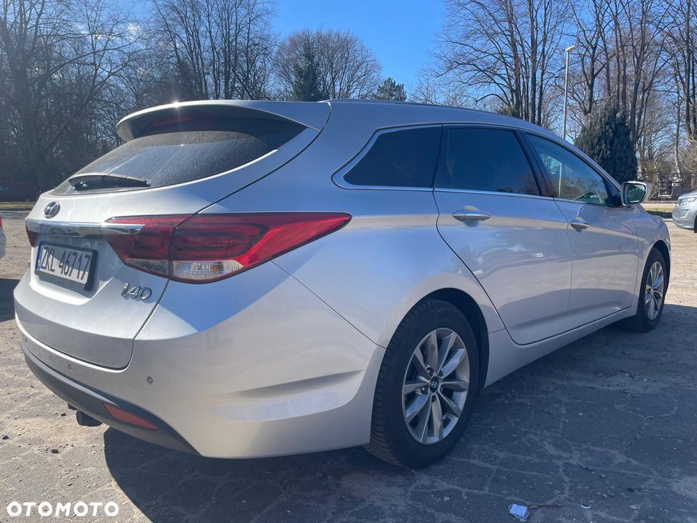 Hyundai i40 Kombi blue 1.6 Trend - 8