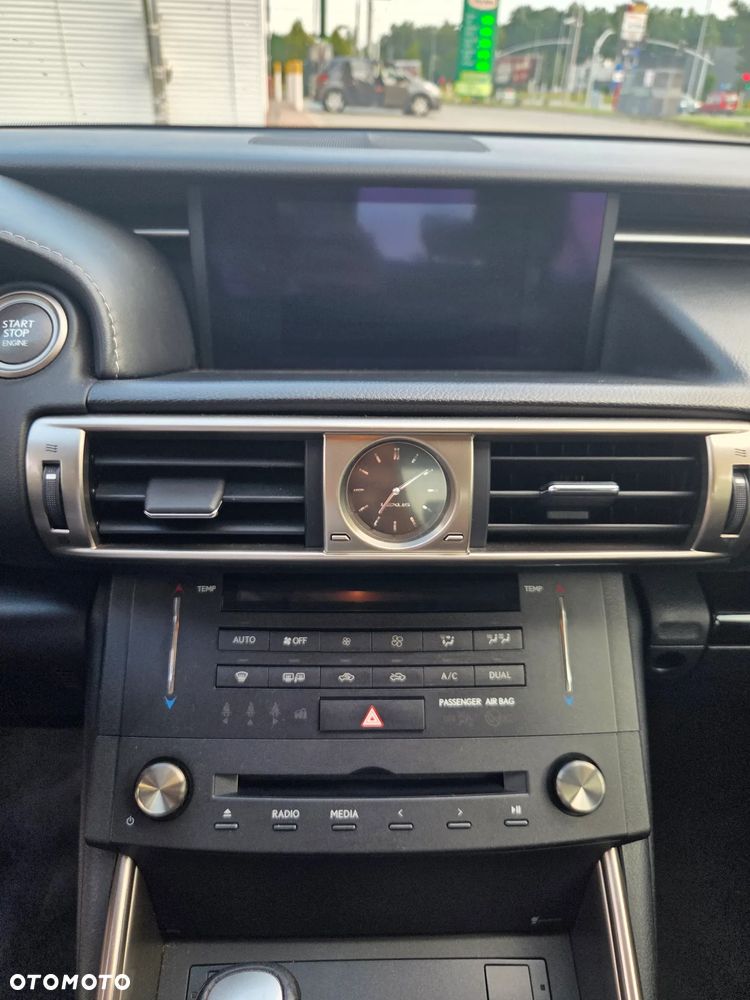 Lexus IS 200t Elegance - 18