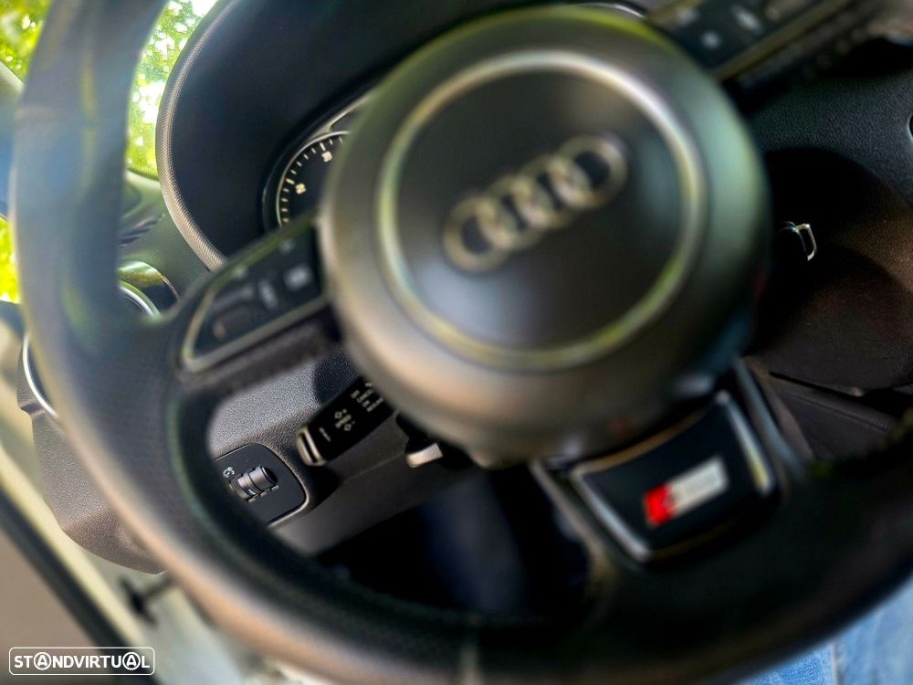 Audi A1 Sportback 1.6 TDI S-line - 12
