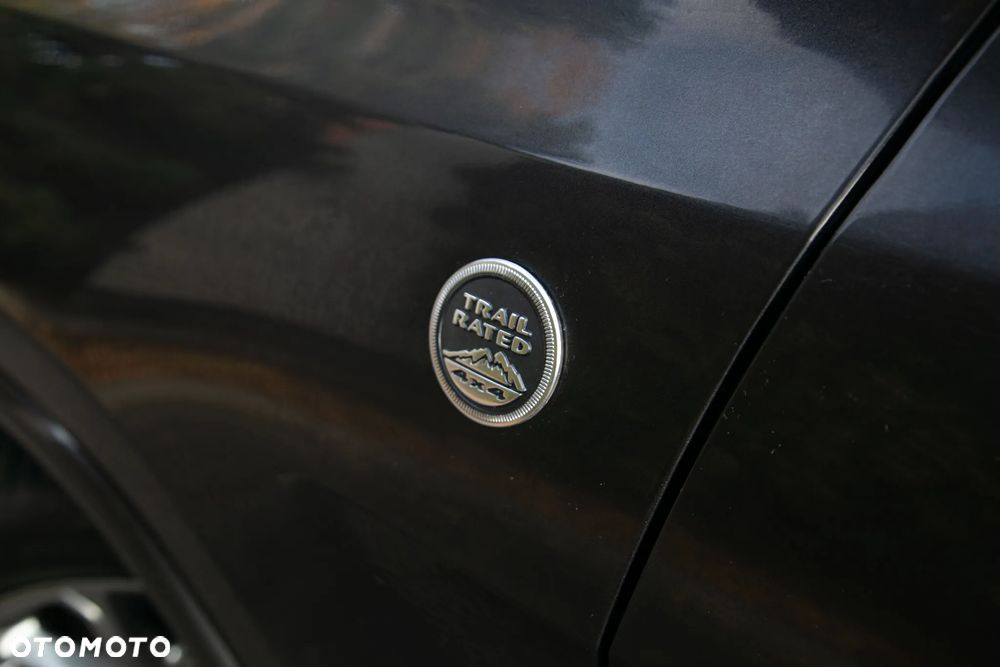 Jeep Grand Cherokee - 19