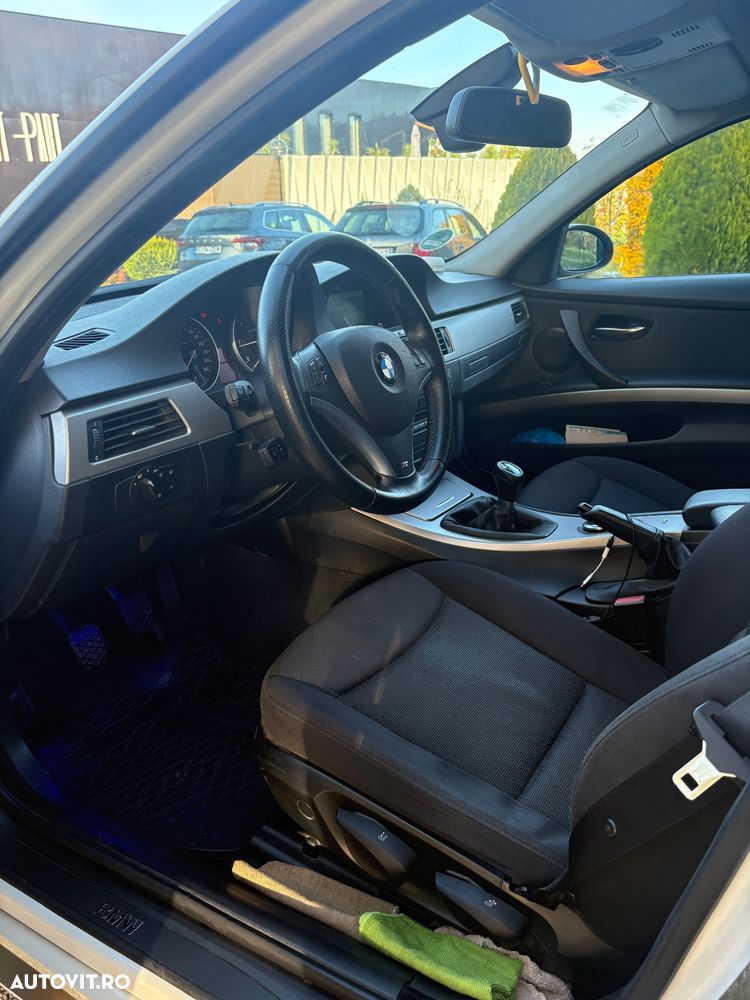 BMW Seria 3 318d - 13