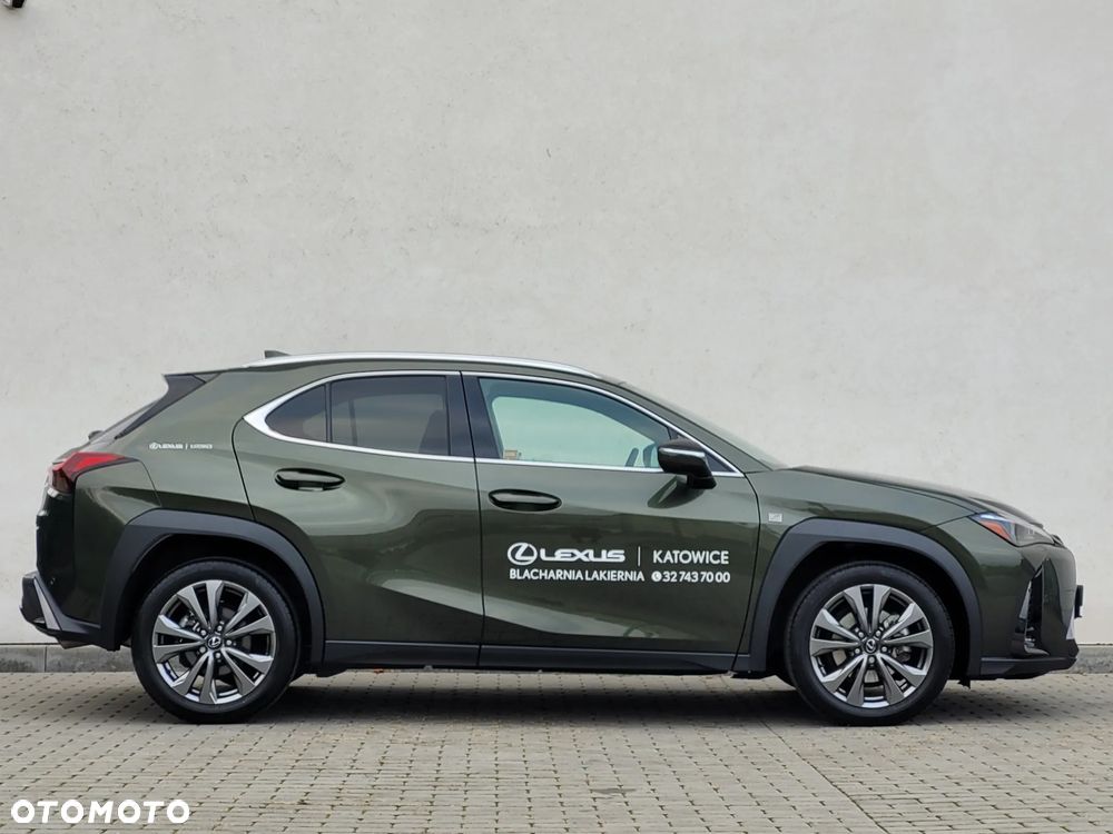 Lexus UX 300h F Sport Design - 10