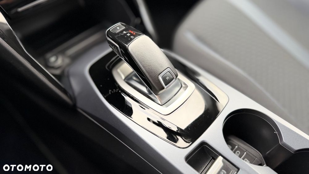 Peugeot 2008 PureTech 130 EAT8 GT - 13