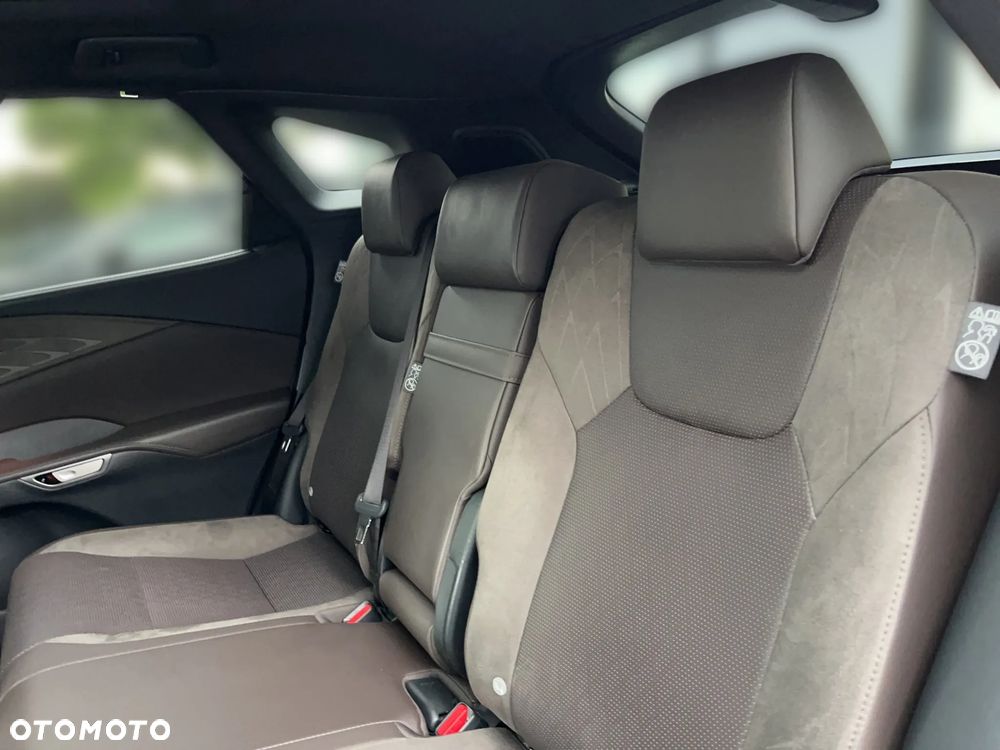Lexus RX 450h+ Omotenashi - 6