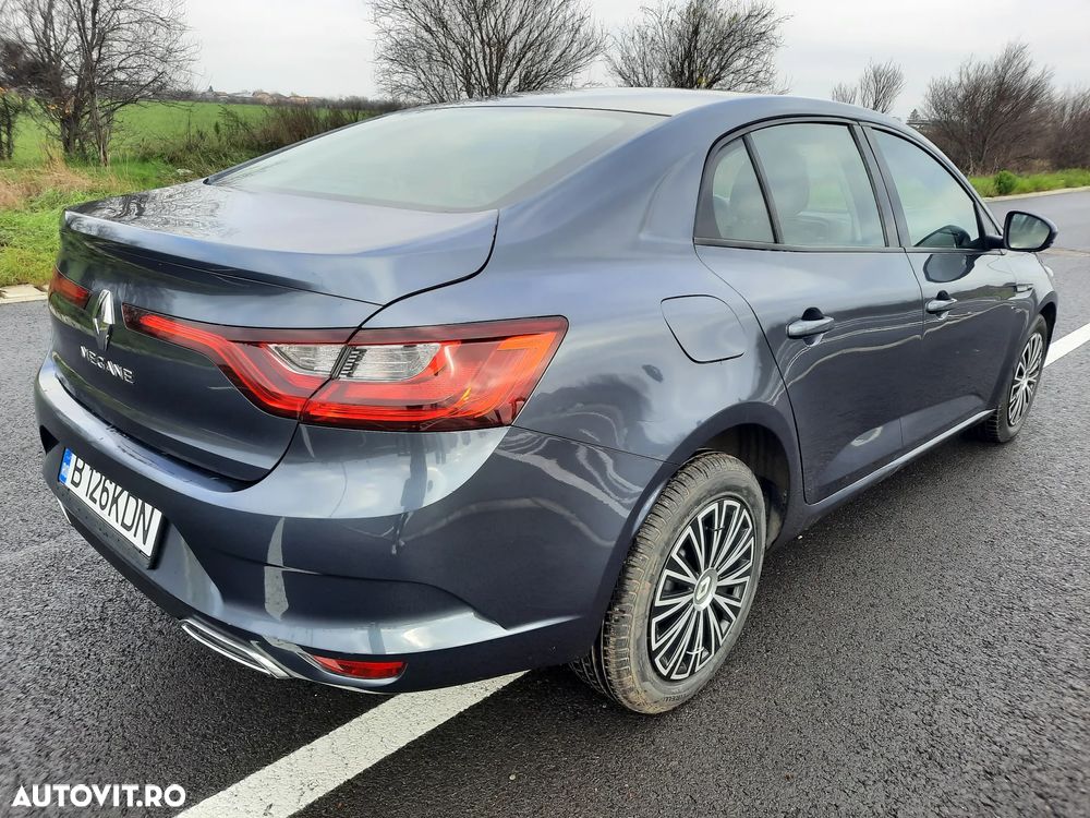 Renault Megane TCE 114 GPF Zen - 9