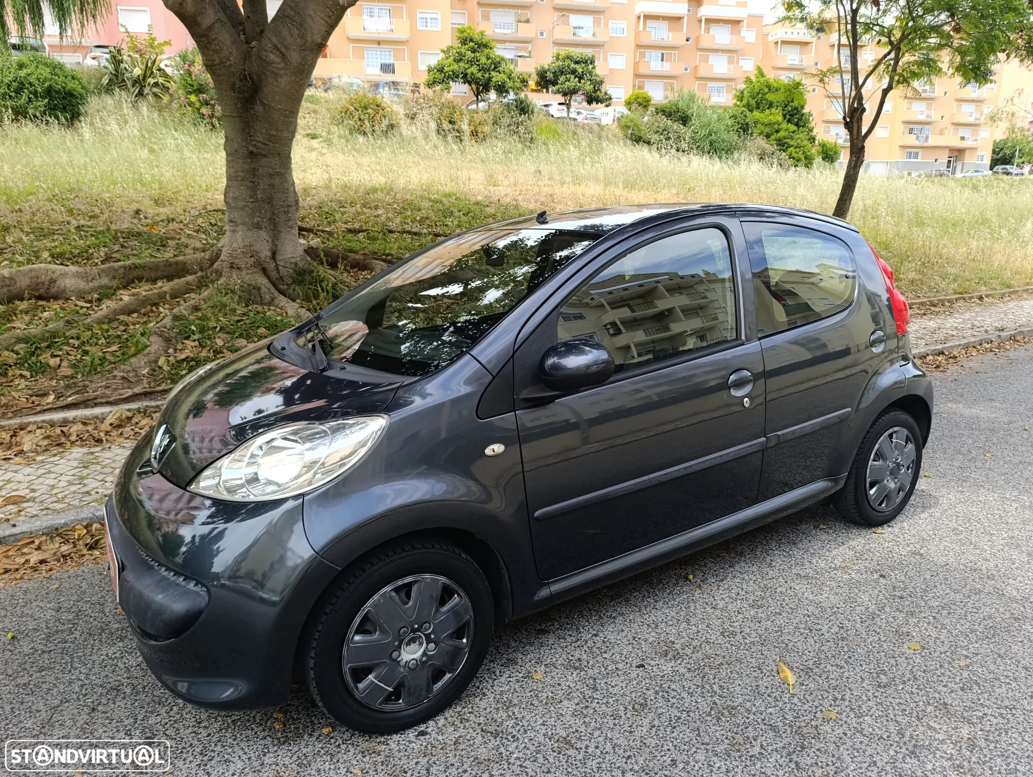 Peugeot 107 1.0 Urban 2 Tronic - 2