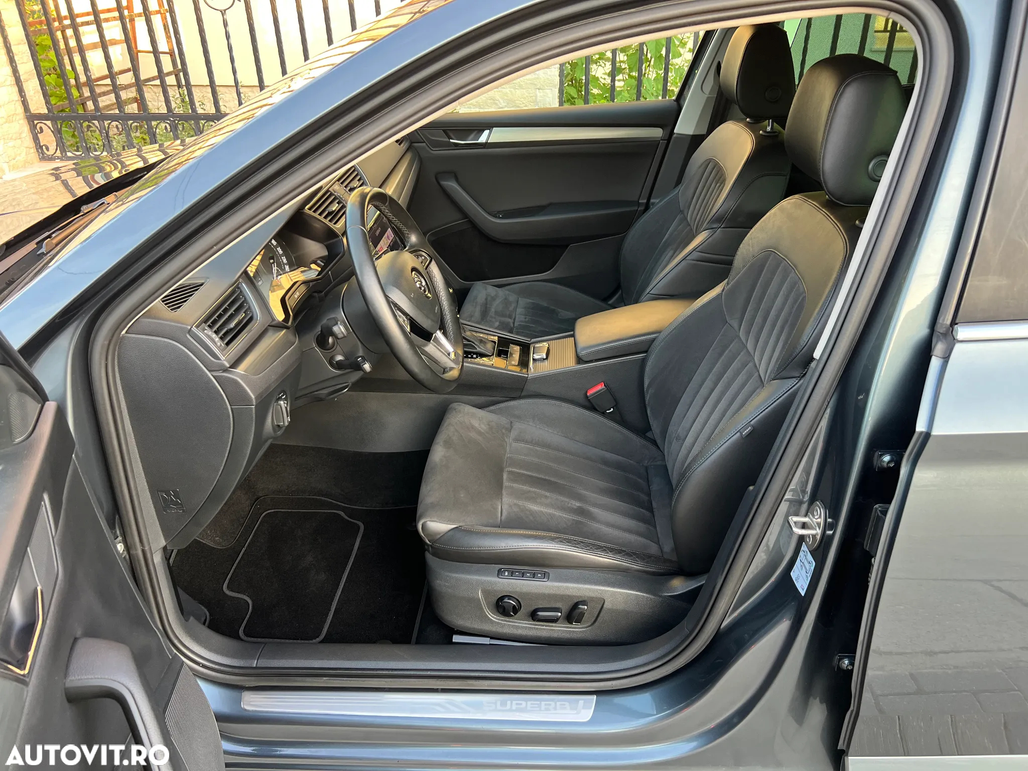 Skoda Superb 2.0 TDI DSG Premium Edition - 5