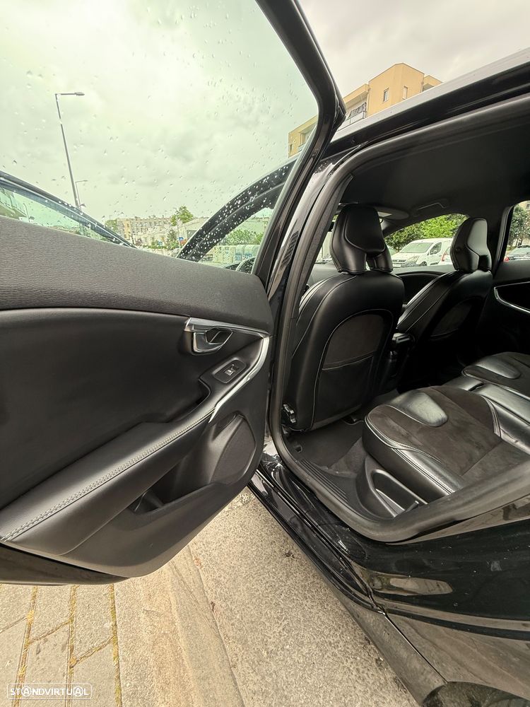 Volvo V40 D2 R Design - 17