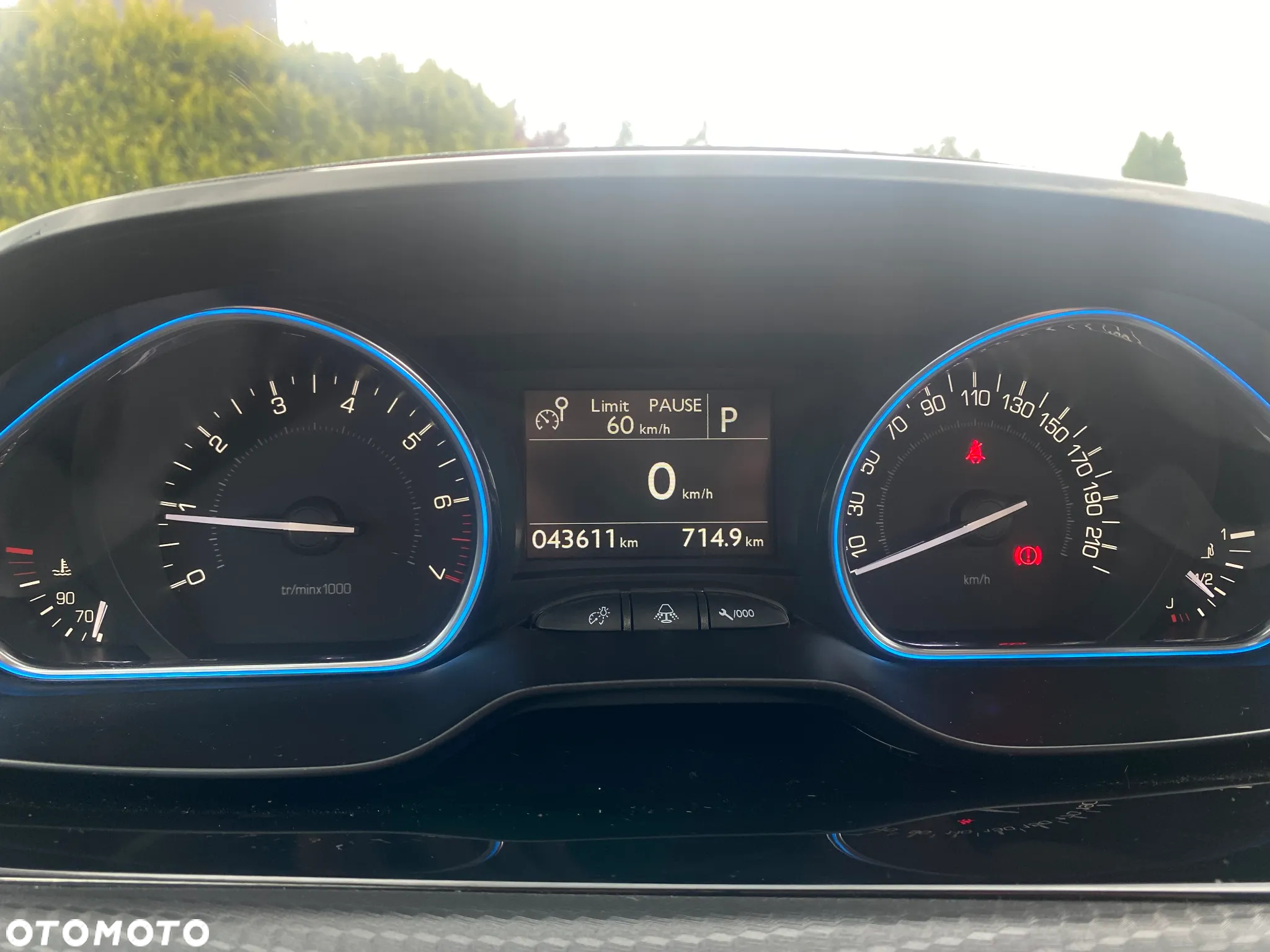 Peugeot 2008 1.2 Pure Tech Allure S&S EAT6 - 21