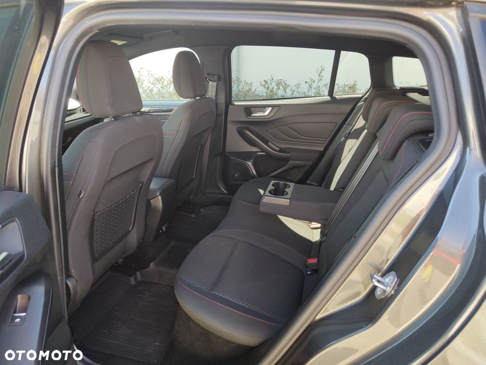 Ford Focus 1.5 EcoBlue Start-Stopp-System ST-LINE X - 14