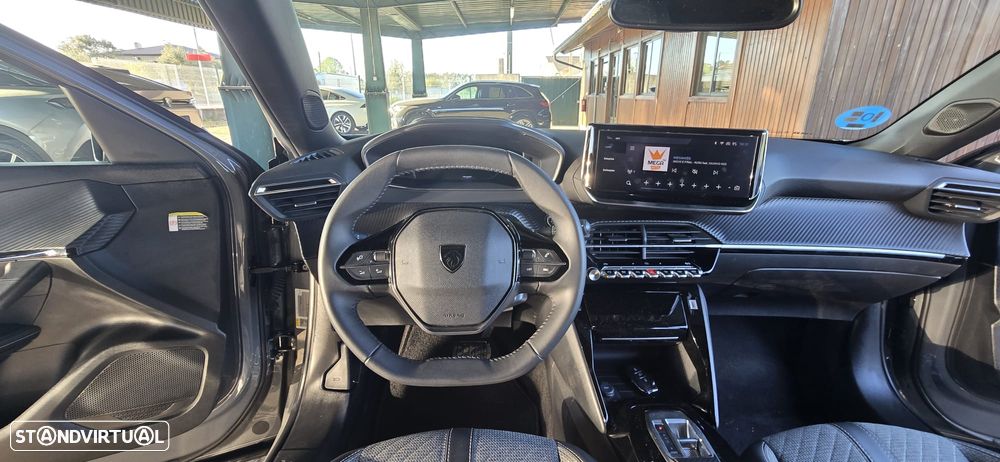 Peugeot e-2008 Allure - 22