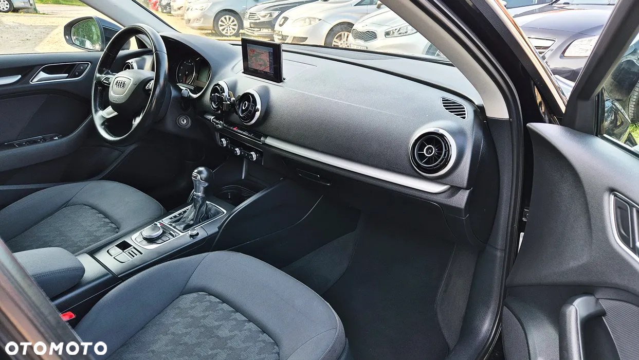 Audi A3 1.2 TFSI Sportback S tronic Ambiente - 35