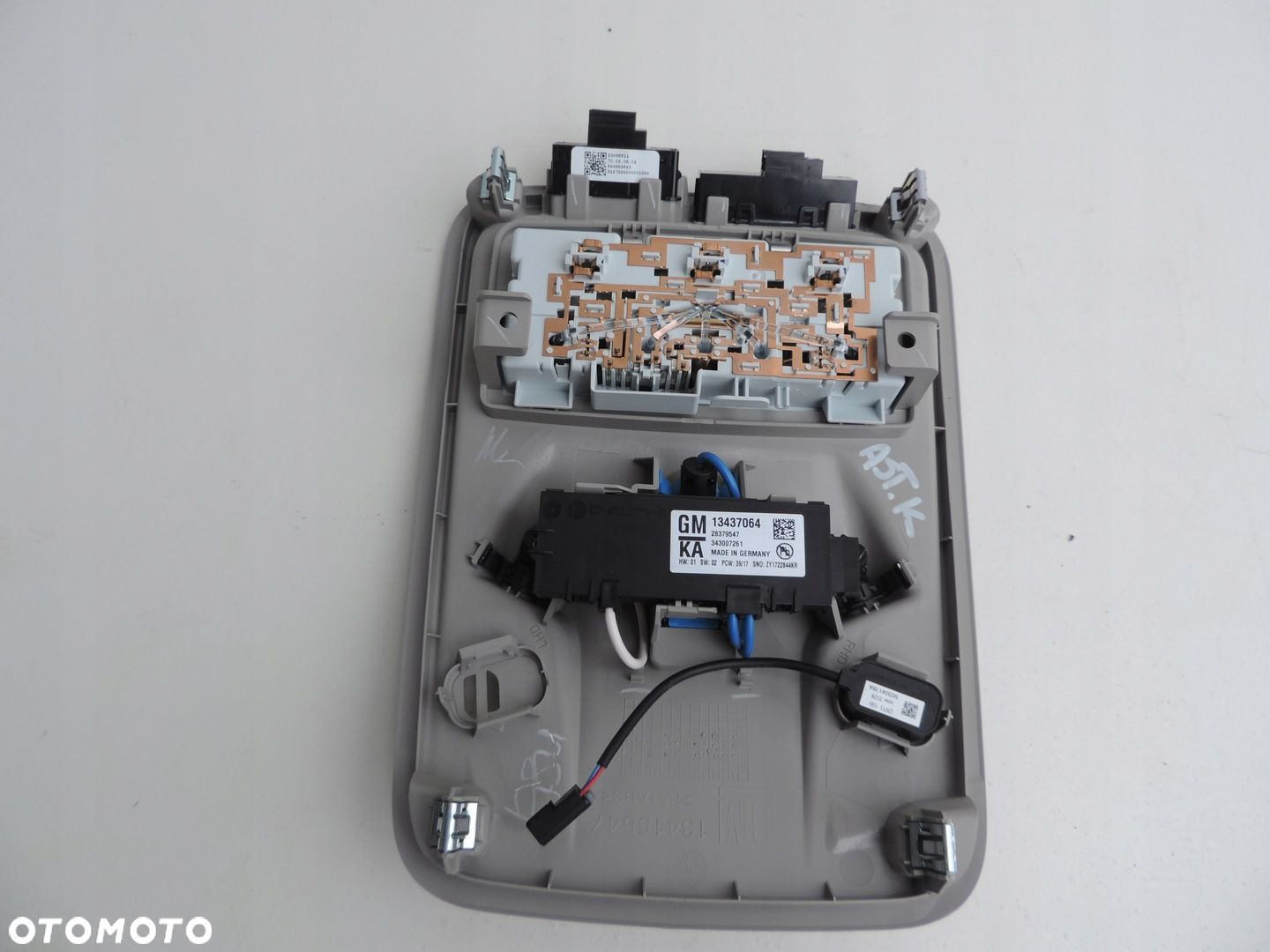 LAMPKA OŚWIETLENIA KABINY OPEL ASTRA K V - 5