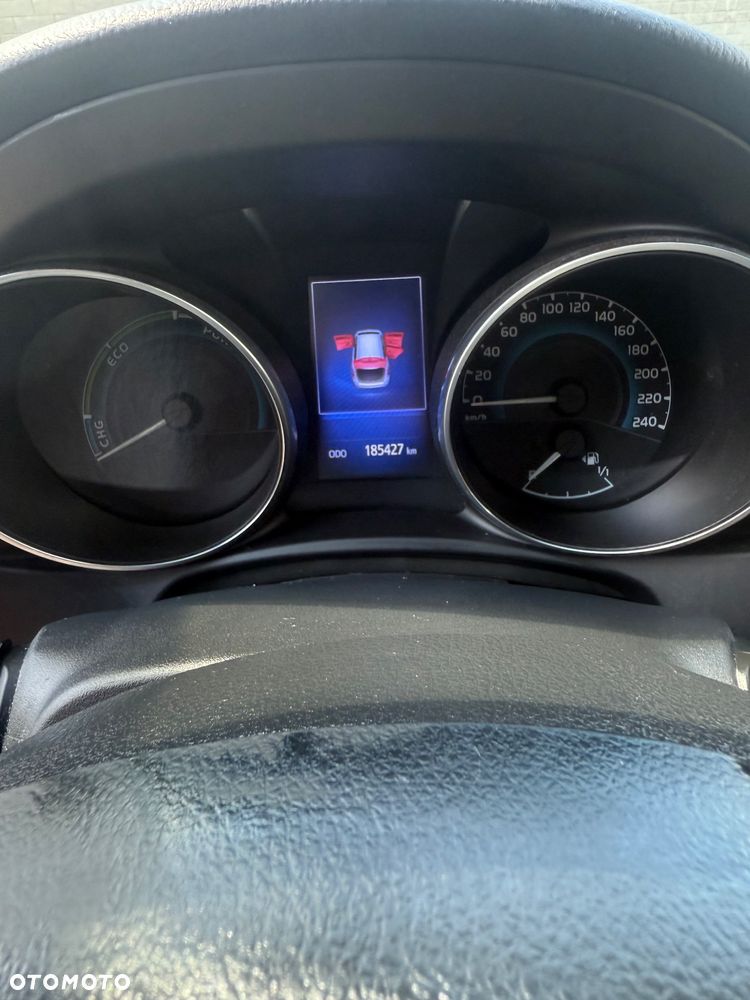 Toyota Auris Hybrid 135 Prestige - 11