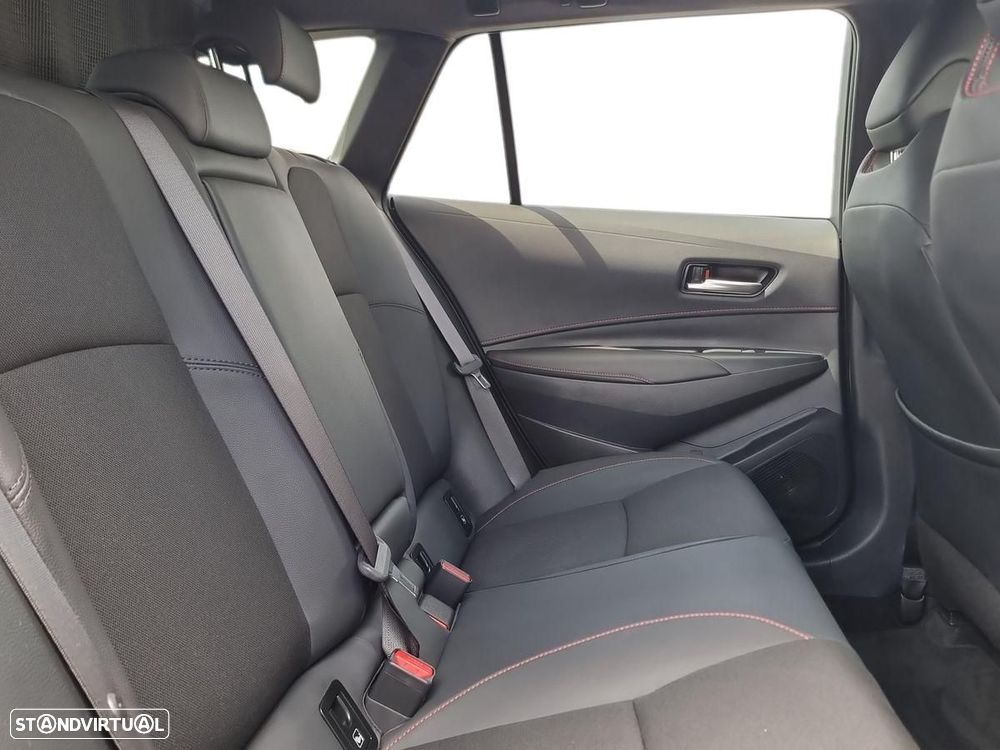 Toyota Corolla Touring Sports - 8