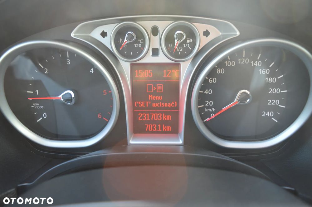 Ford Kuga 2.0 TDCi 2x4 Titanium - 25