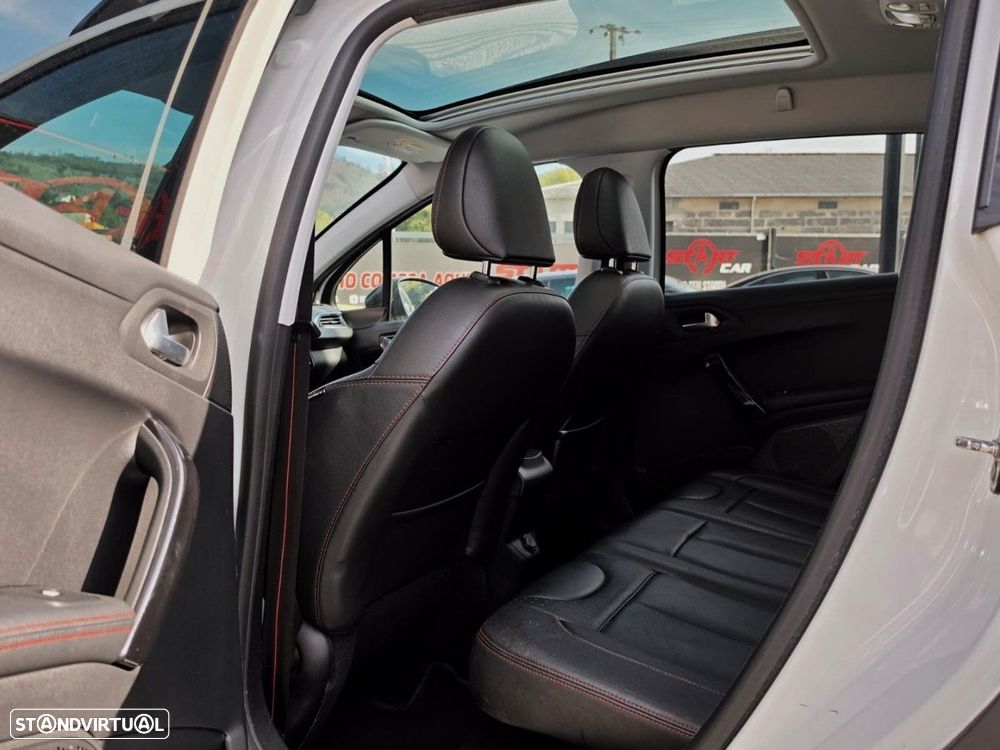 Peugeot 2008 1.6 BlueHDi GT Line - 16