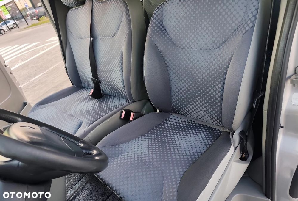 Renault Trafic Passenger - 10