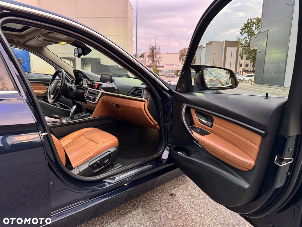 BMW Seria 3 328i Luxury Line - 23